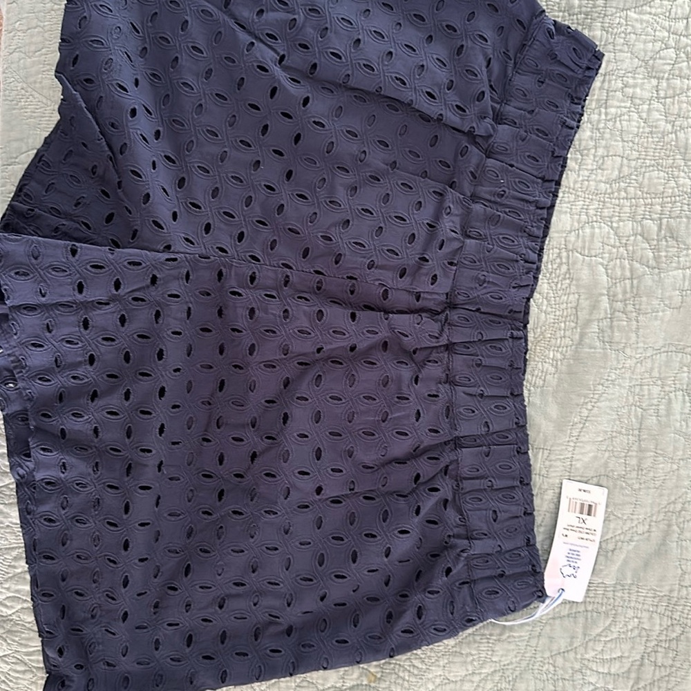 New with tag southern tide women XL shorts and new unisex XL T SHIRT, never worn